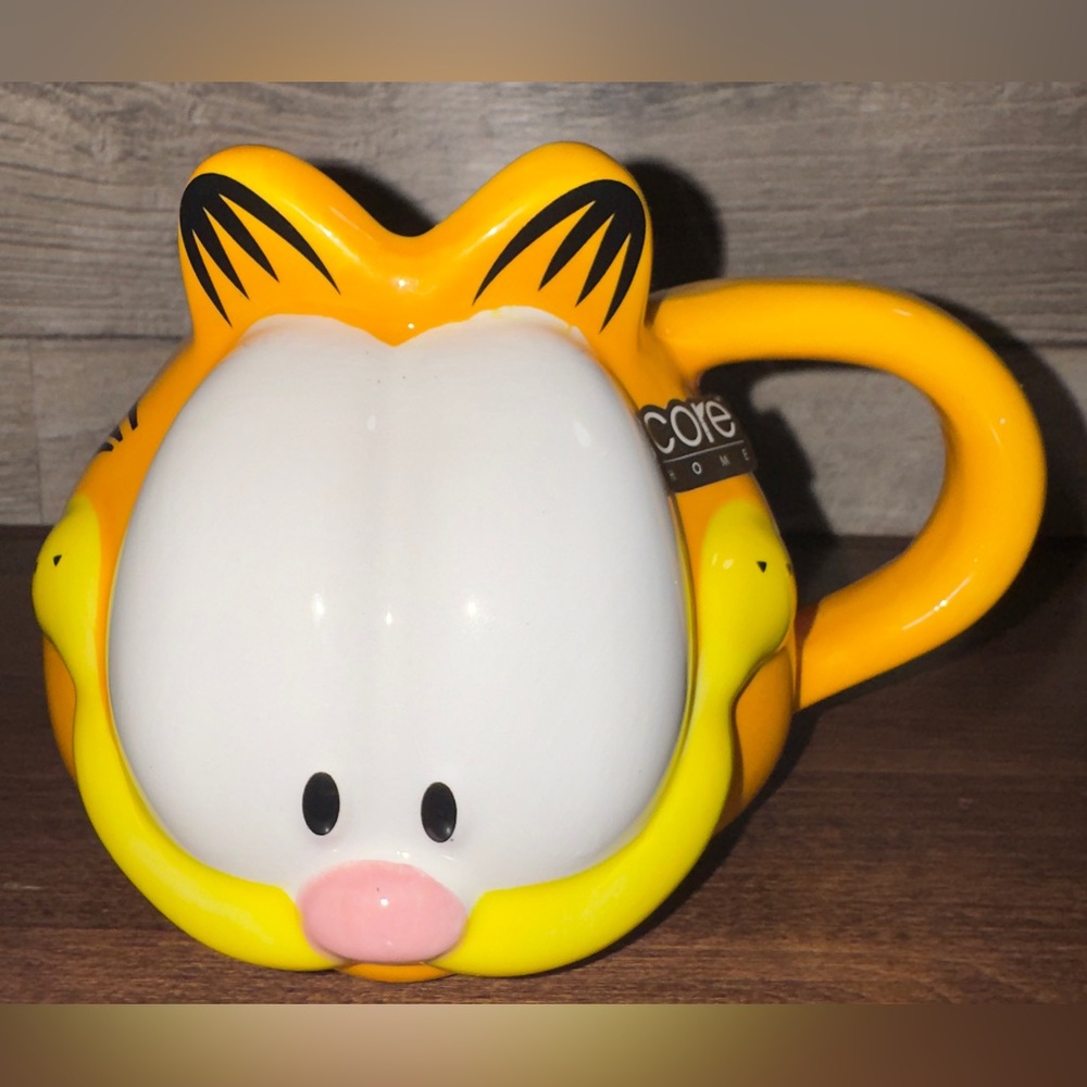 Super Cute Garfield Ceramic Sculpted Mug, 16 fl oz - NEW